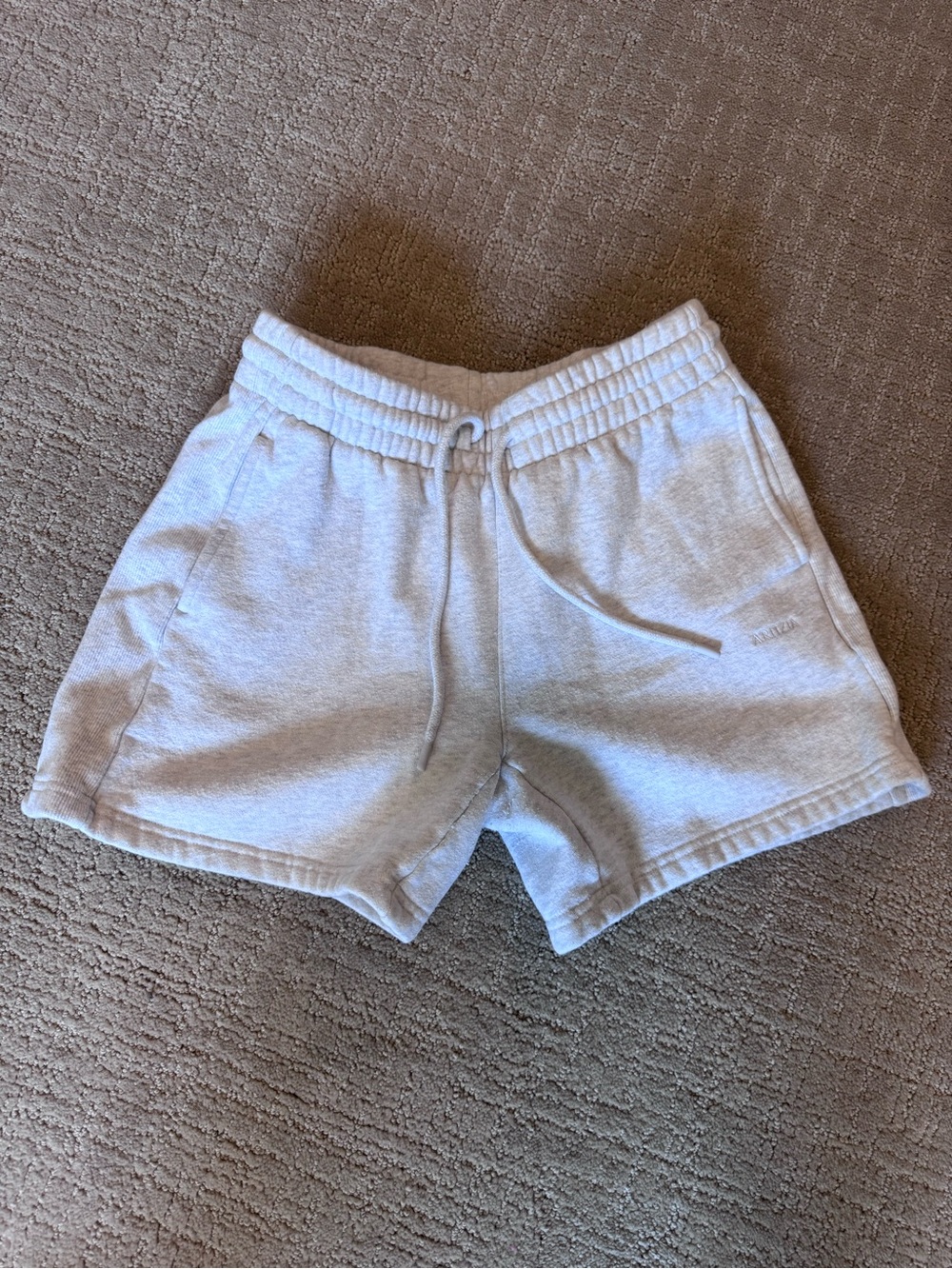 Aritzia Women’s Gray Sweatfleece Boyfriend Fit Shorts